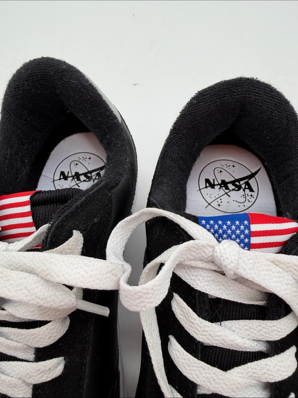 NASA Captain Capsule Black & White Suede Leather Women’s Size 9 Low-Top Sneaker - Picture 12 of 16